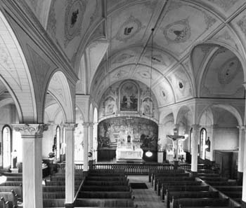 L'intérieur de l'église Sainte-Famille, Buttes-Amirault 