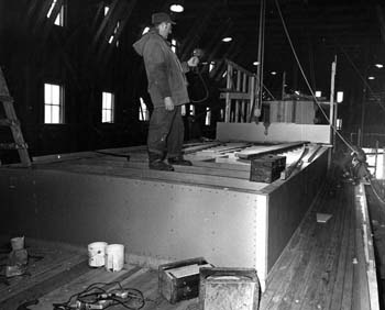 Coque # 207 - un bateau sous construction au chantier maritime A. F. Thériault, La Butte 
