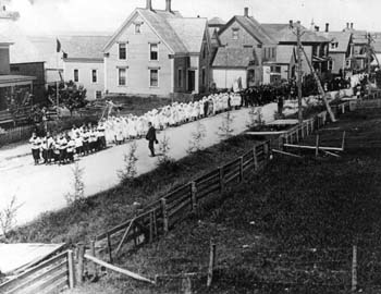 Une procession de la Fête-Dieu à Meteghan, le 16 juin 1916