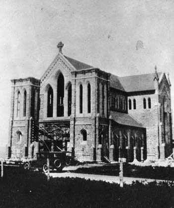 La construction de l'église Saint-Bernard 